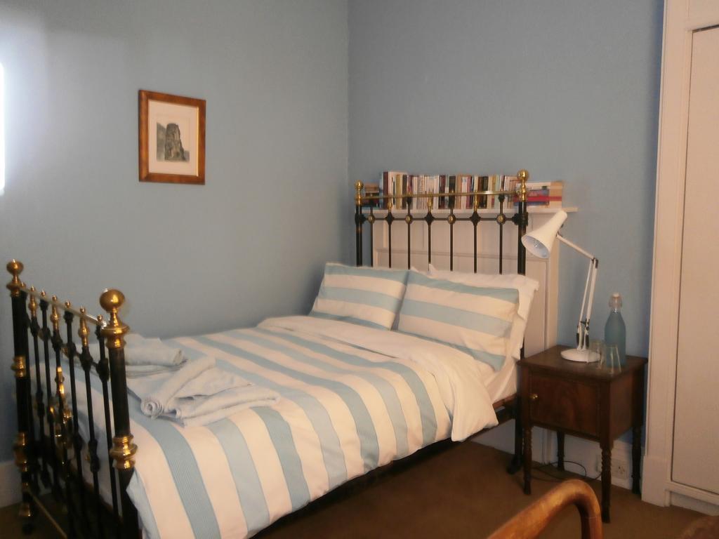 Winter Cherry Bed & Breakfast Edinburgh Oda fotoğraf