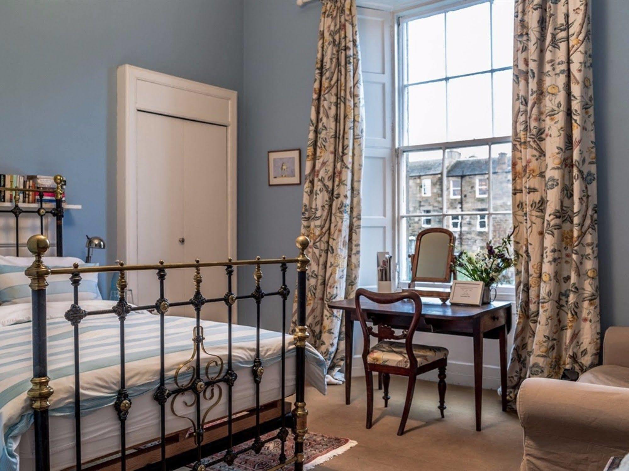 Winter Cherry Bed & Breakfast Edinburgh Dış mekan fotoğraf